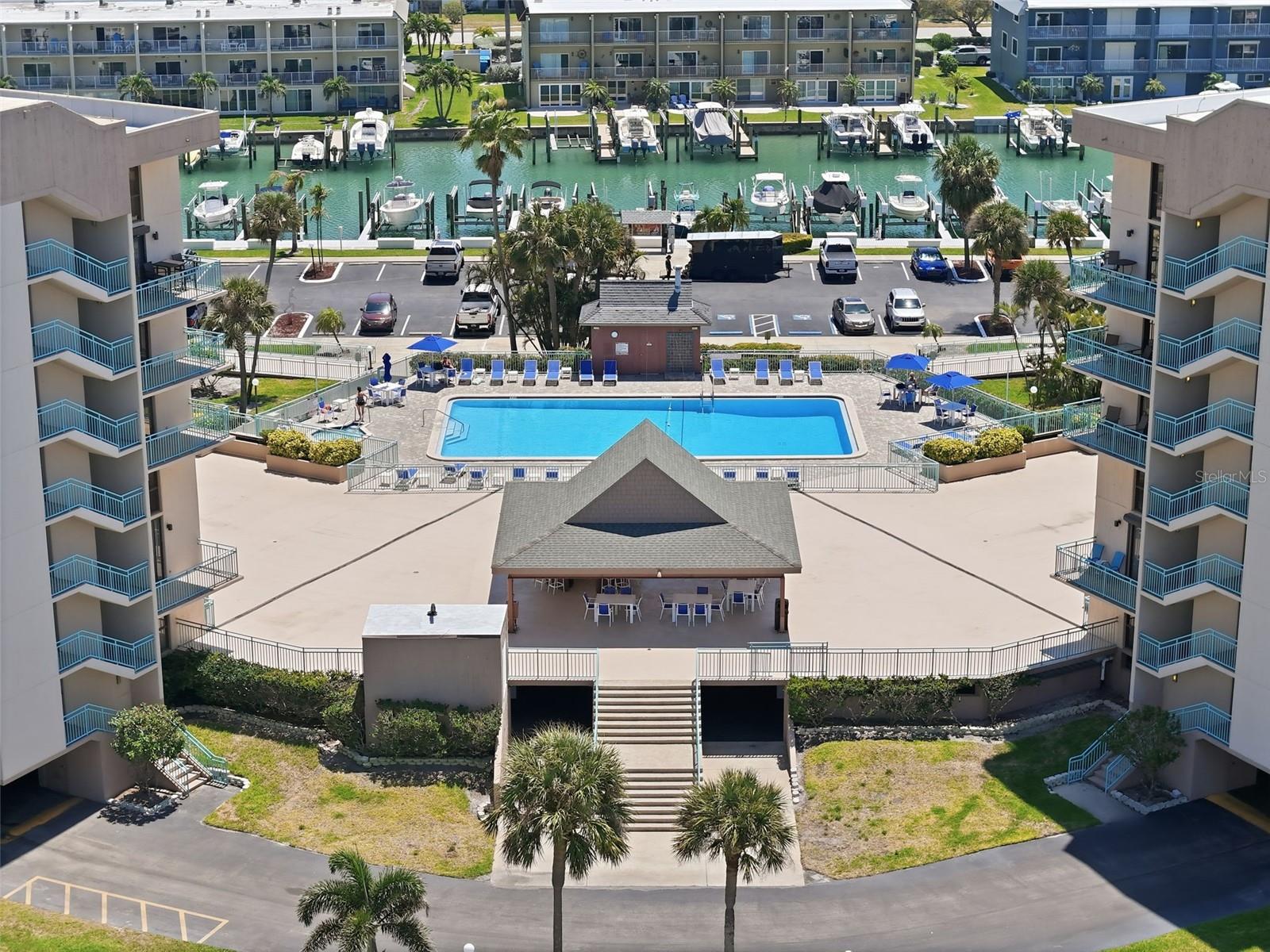 Image 31 of 33 For 1 Key Capri  608w