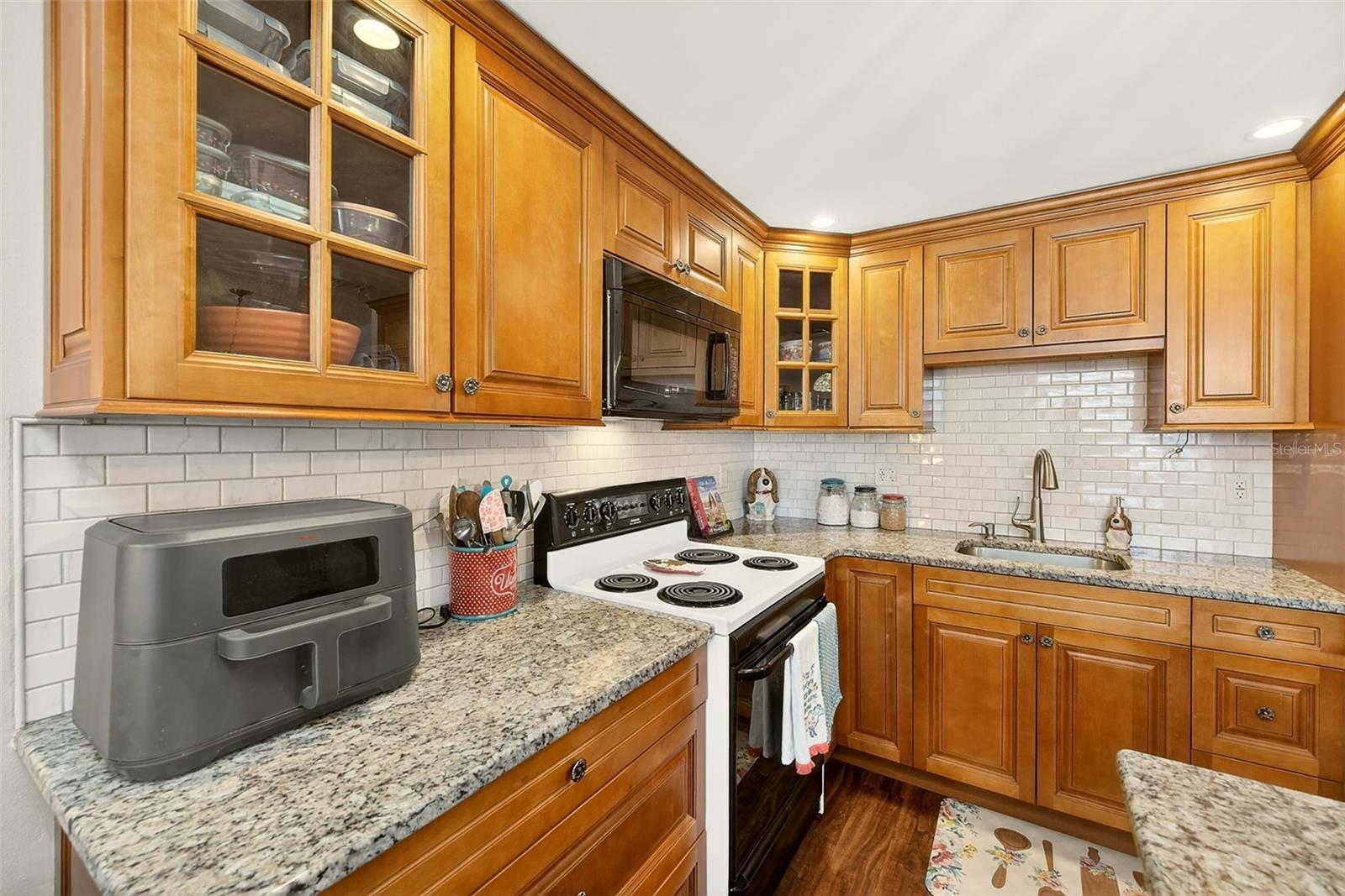 Image 14 of 37 For 2612 Pearce Drive 209