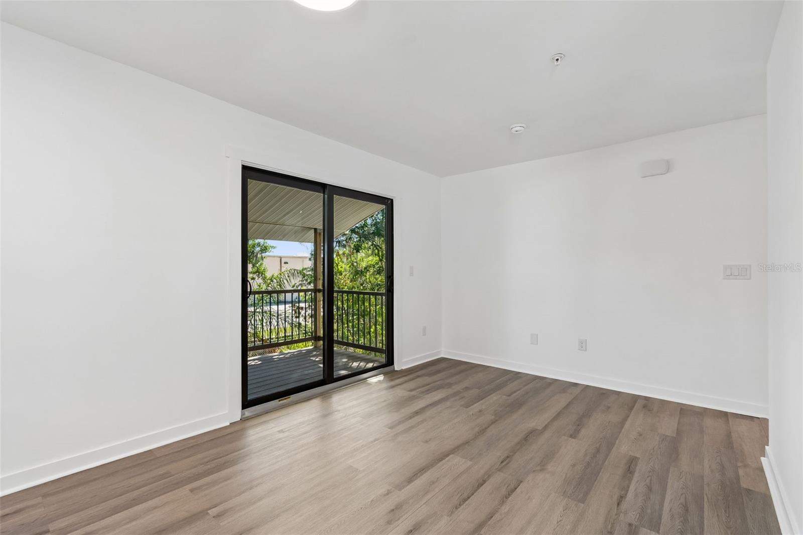 Image 14 of 82 For 140 Hunter Lake Drive 8c