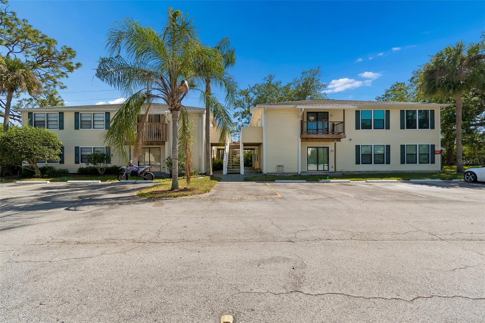 Image 2 of 82 For 140 Hunter Lake Drive 8c