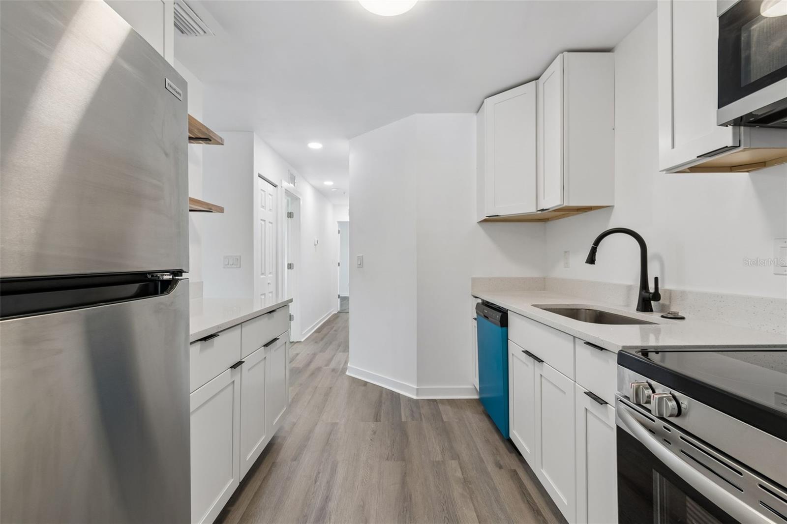 Image 20 of 82 For 140 Hunter Lake Drive 8c