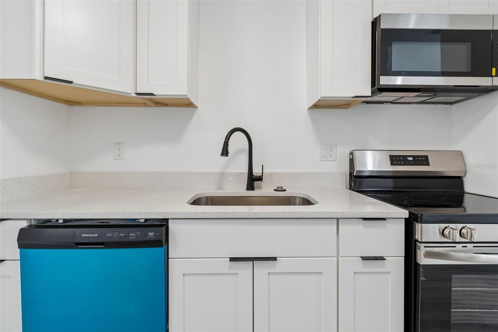 Image 23 of 82 For 140 Hunter Lake Drive 8c