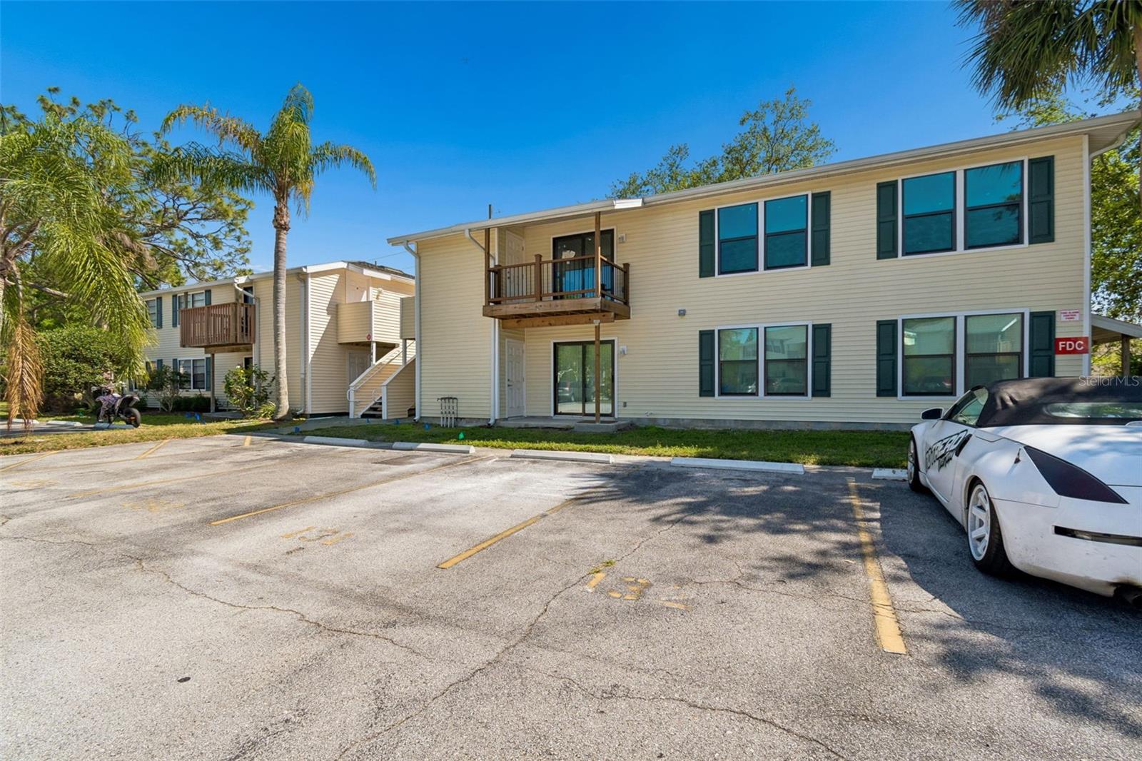 Image 3 of 82 For 140 Hunter Lake Drive 8c