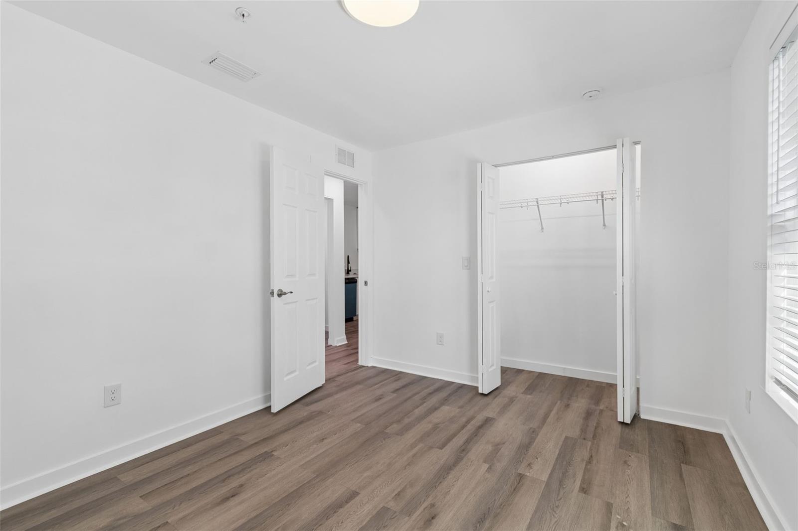 Image 33 of 82 For 140 Hunter Lake Drive 8c