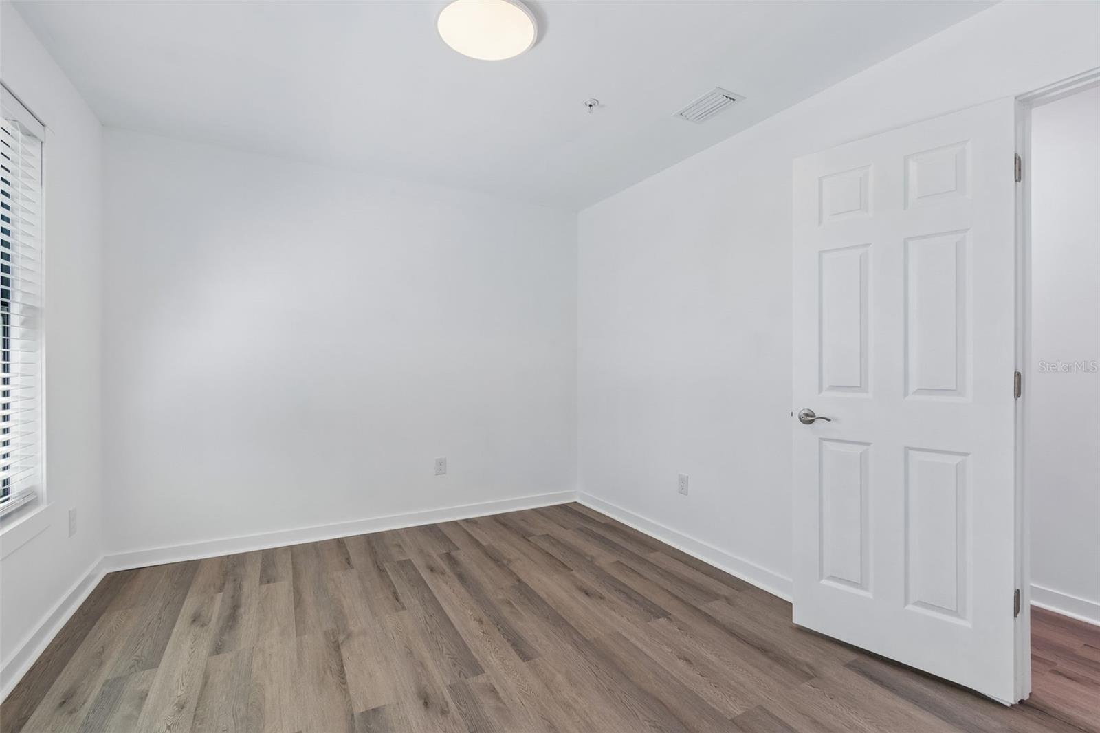 Image 34 of 82 For 140 Hunter Lake Drive 8c