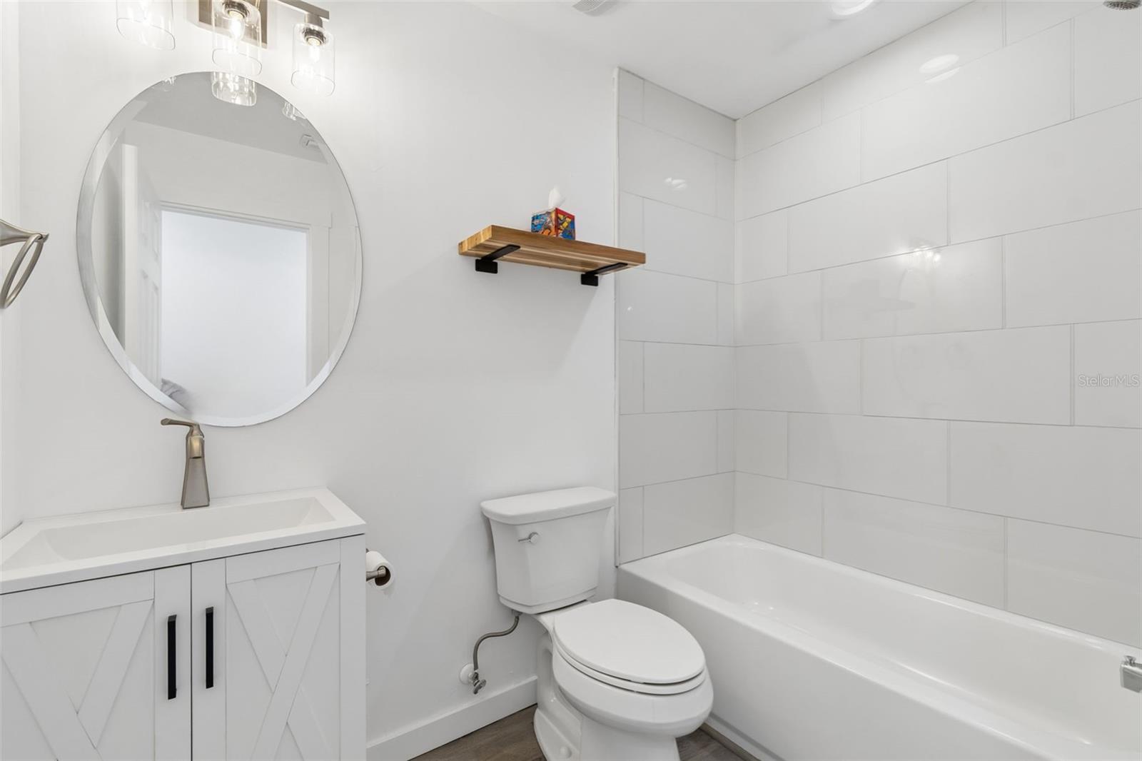 Image 35 of 82 For 140 Hunter Lake Drive 8c