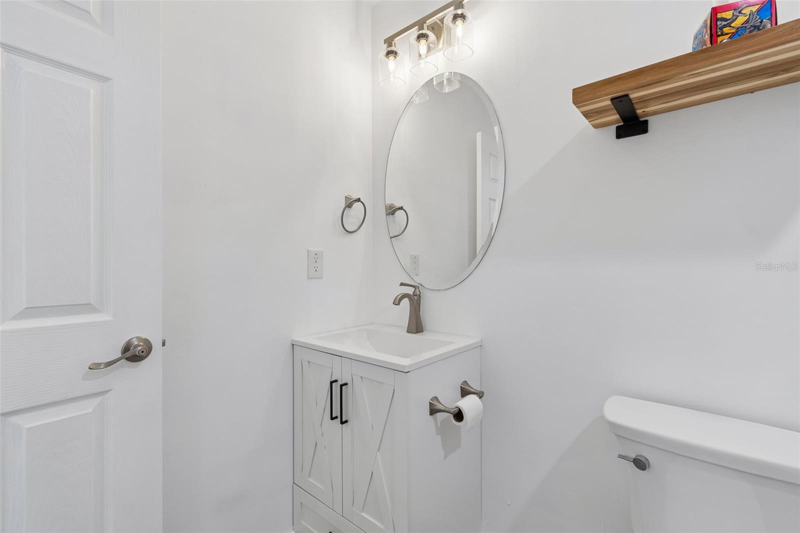 Image 37 of 82 For 140 Hunter Lake Drive 8c