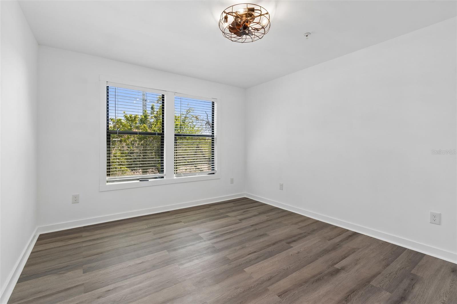 Image 38 of 82 For 140 Hunter Lake Drive 8c