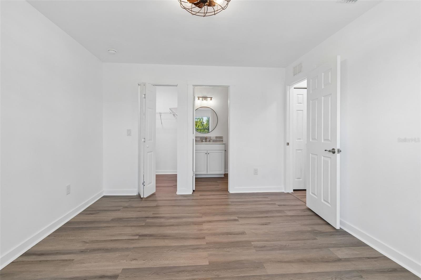 Image 42 of 82 For 140 Hunter Lake Drive 8c