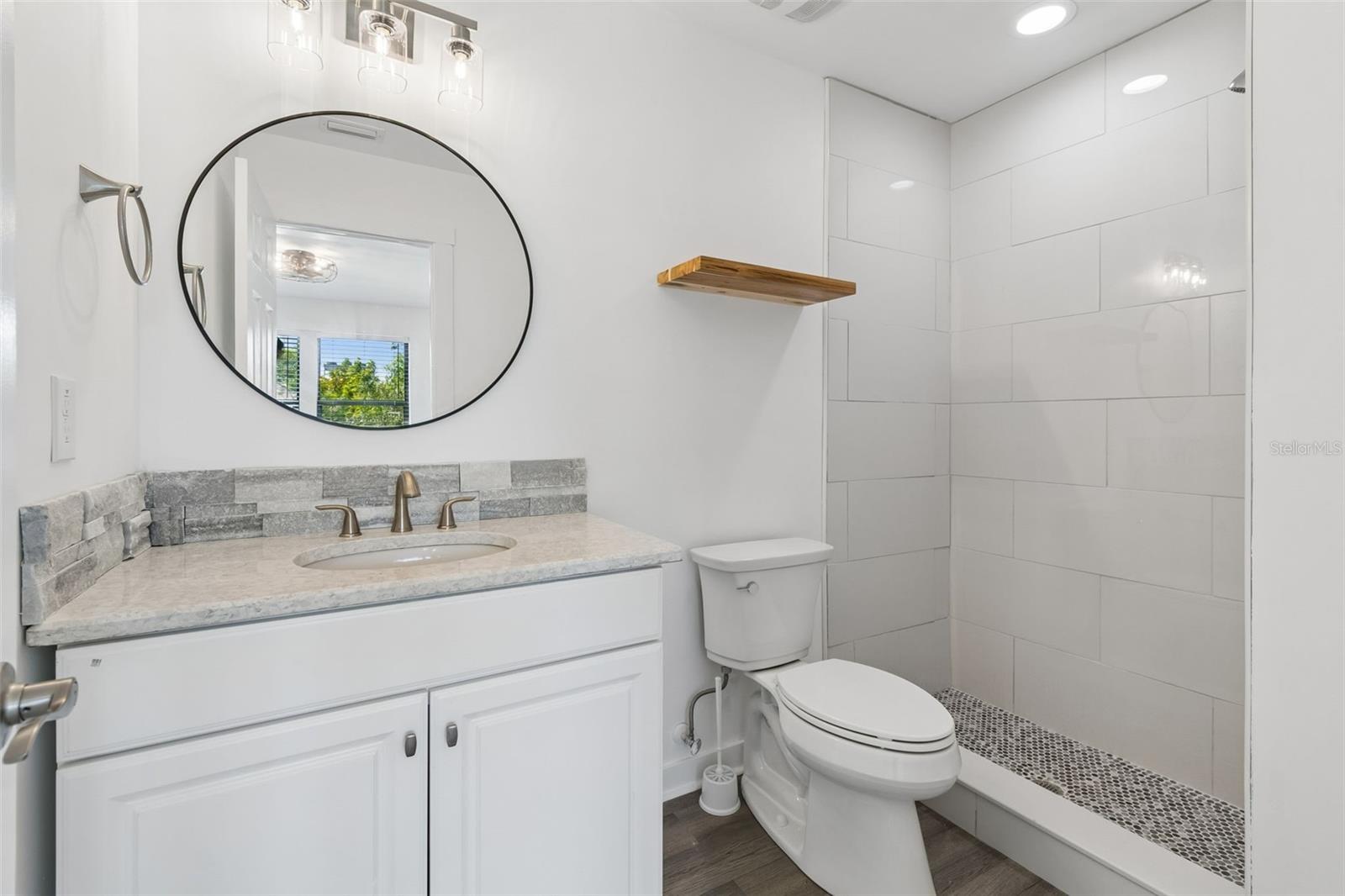 Image 44 of 82 For 140 Hunter Lake Drive 8c