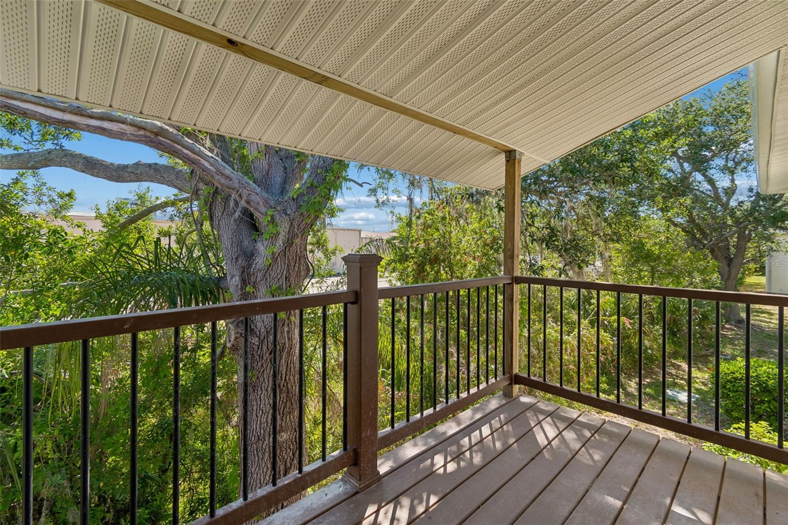 Image 51 of 82 For 140 Hunter Lake Drive 8c