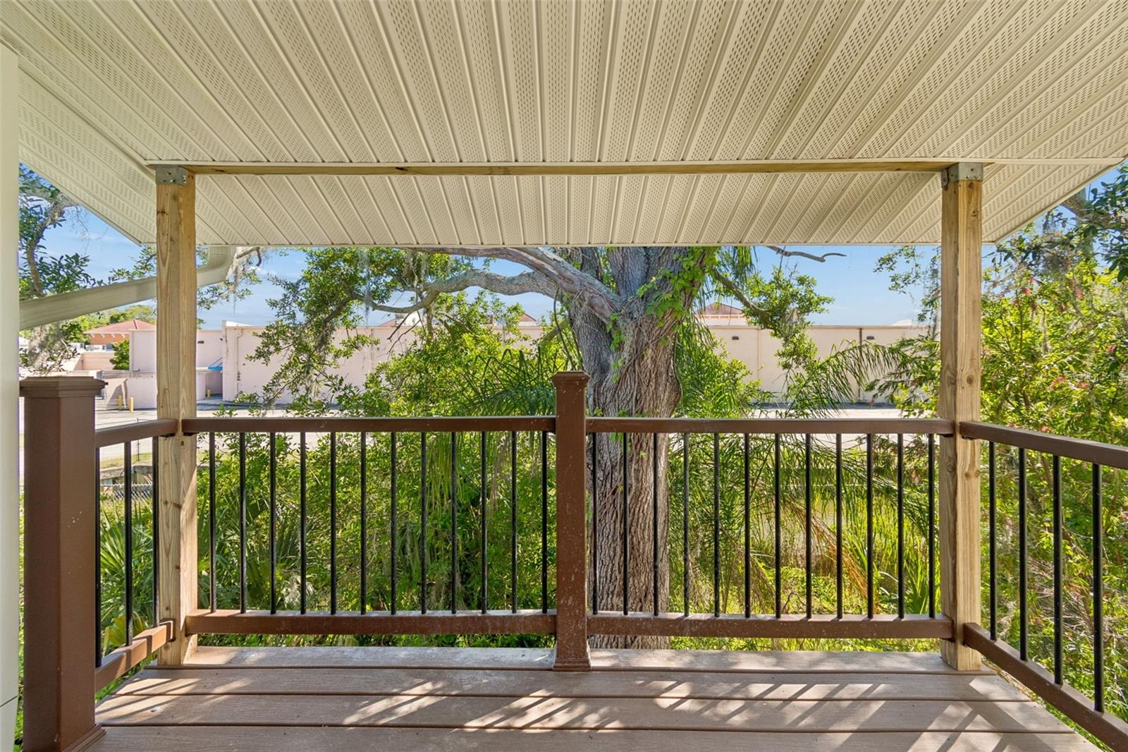 Image 52 of 82 For 140 Hunter Lake Drive 8c