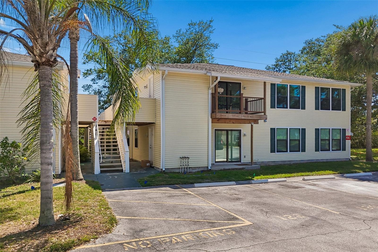 Image 53 of 82 For 140 Hunter Lake Drive 8c