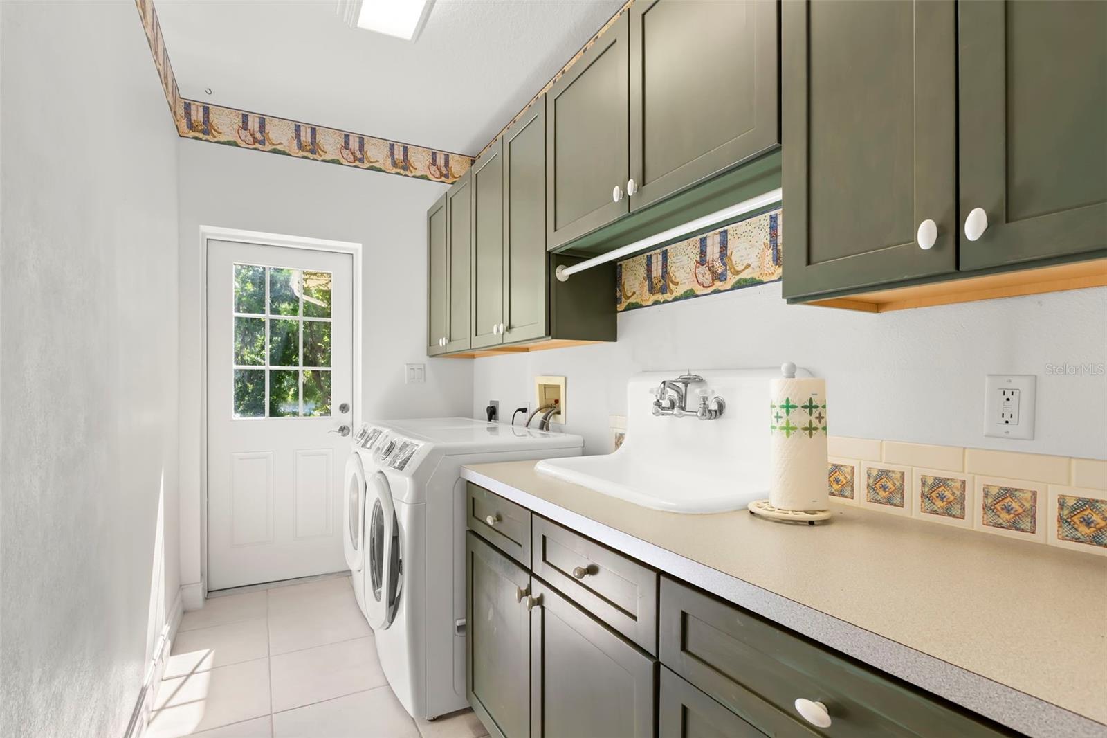 Image 39 of 66 For 19229 Blount Road