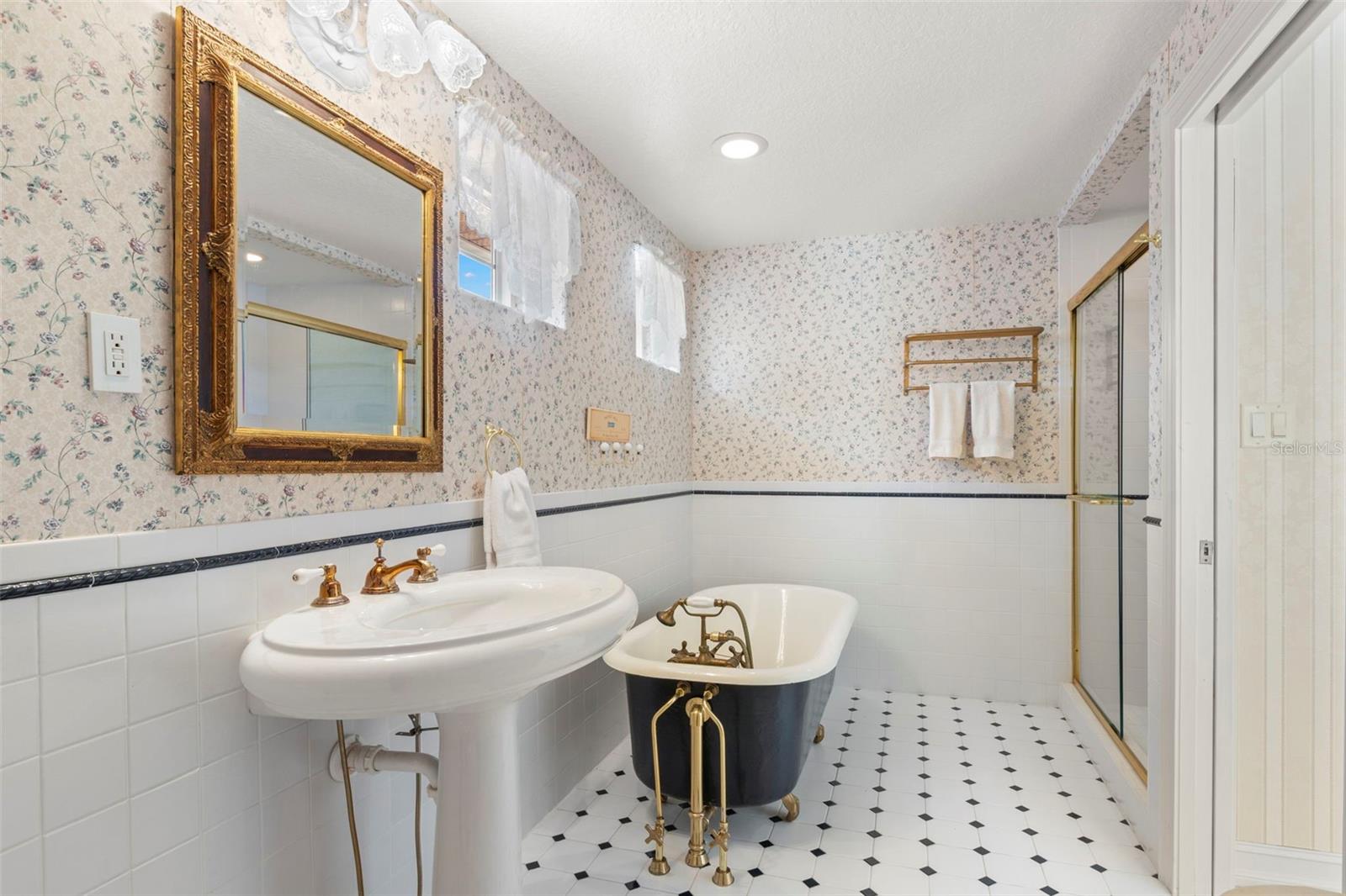 Image 46 of 66 For 19229 Blount Road