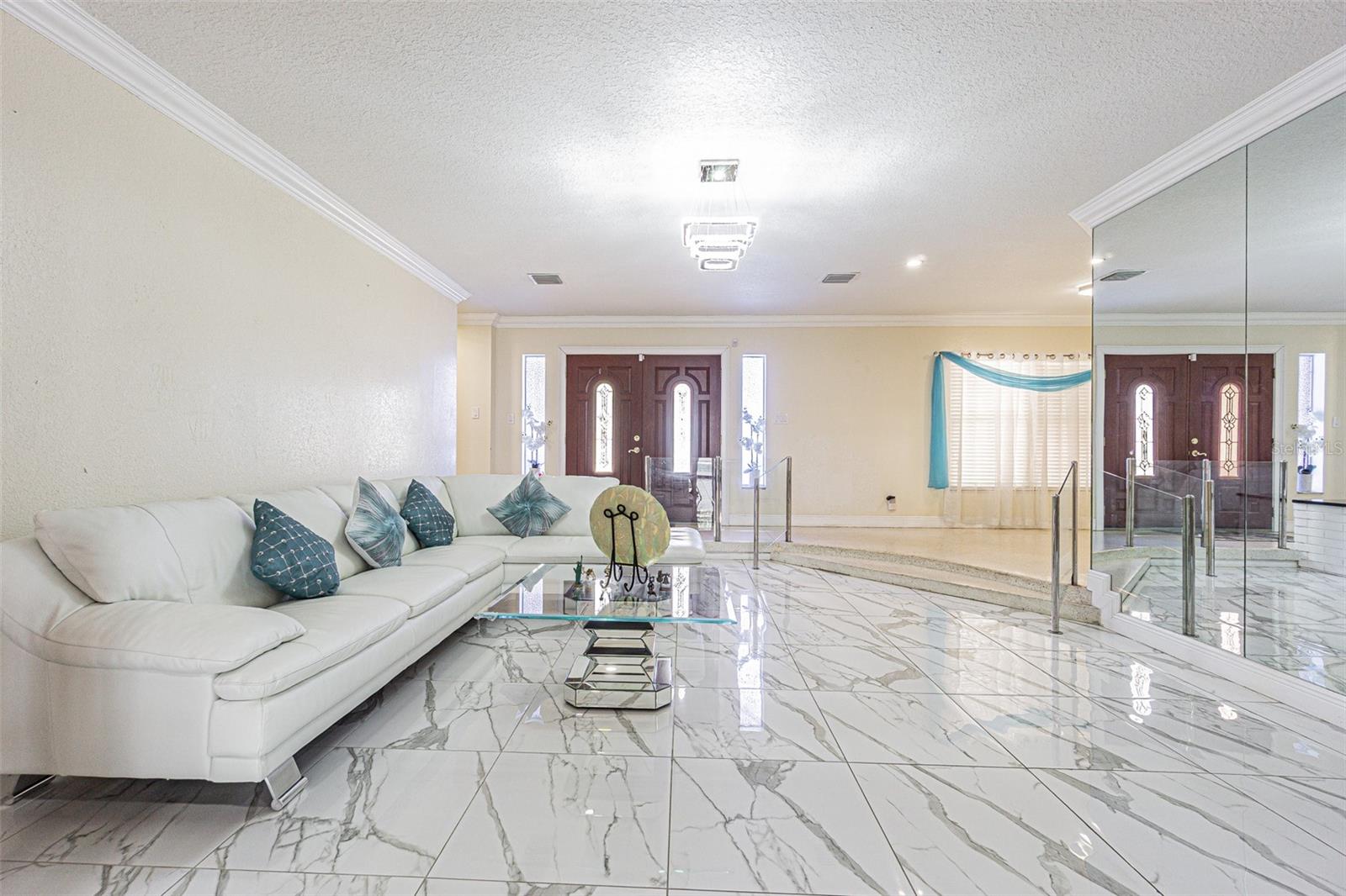 Image 11 of 31 For 3112 Henry Avenue