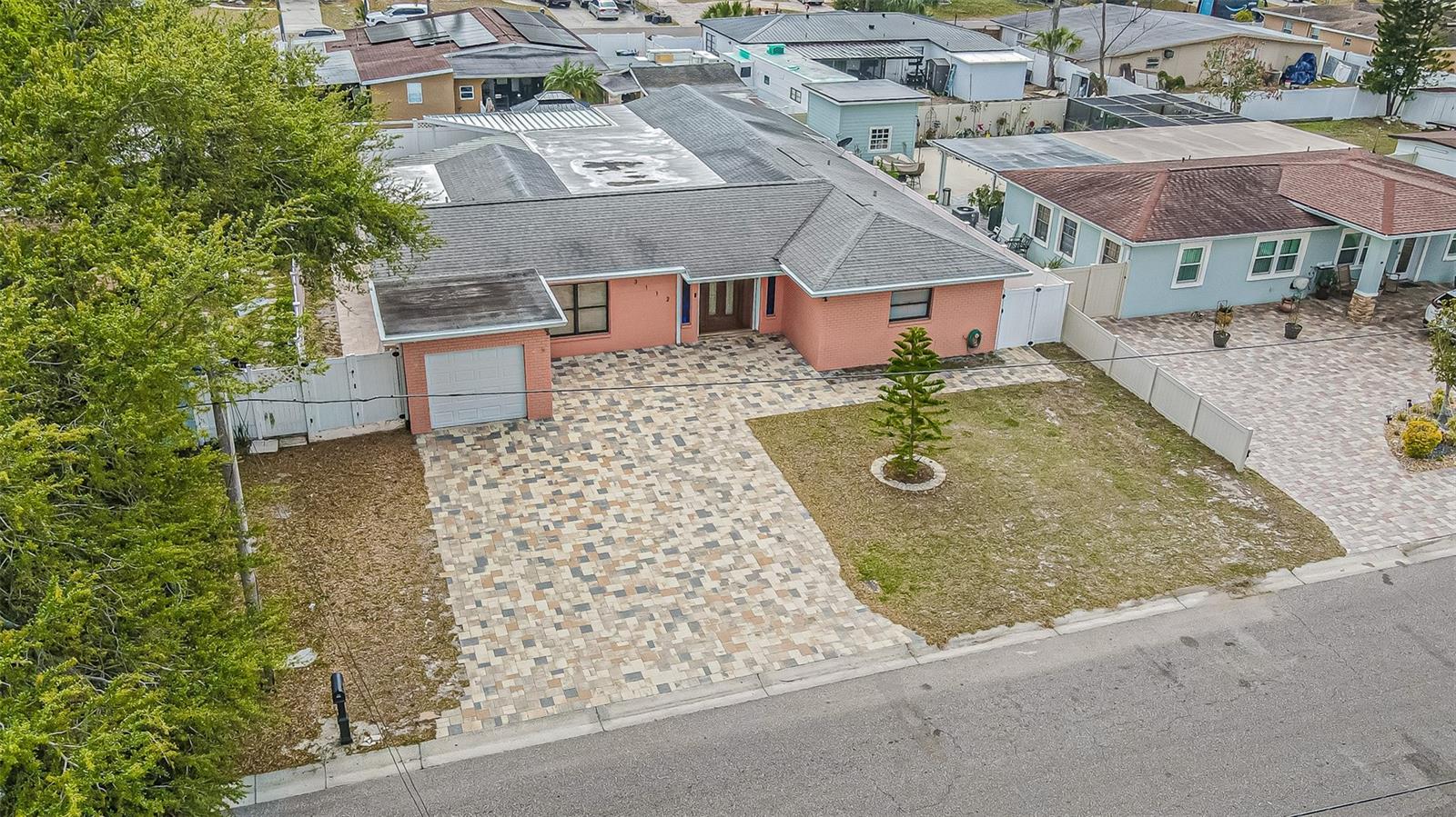 Image 14 of 31 For 3112 Henry Avenue