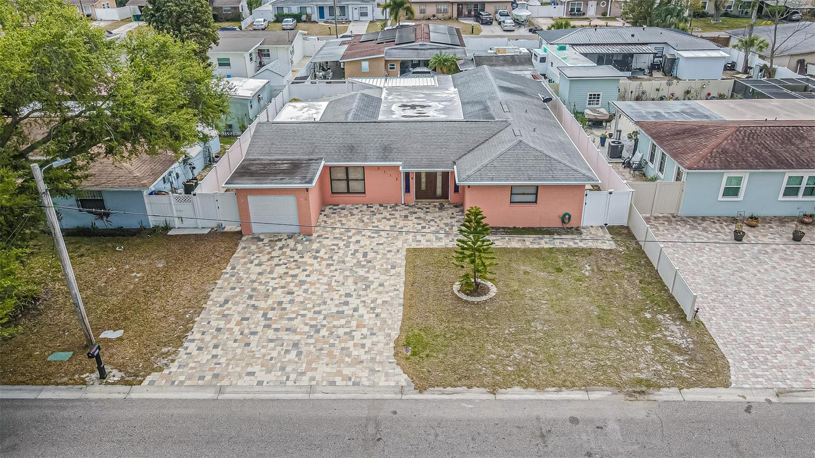 Image 2 of 31 For 3112 Henry Avenue