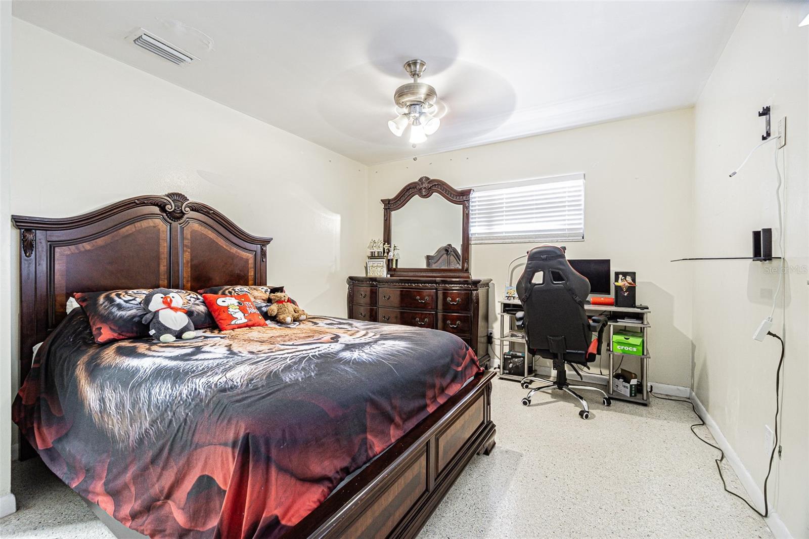 Image 26 of 31 For 3112 Henry Avenue