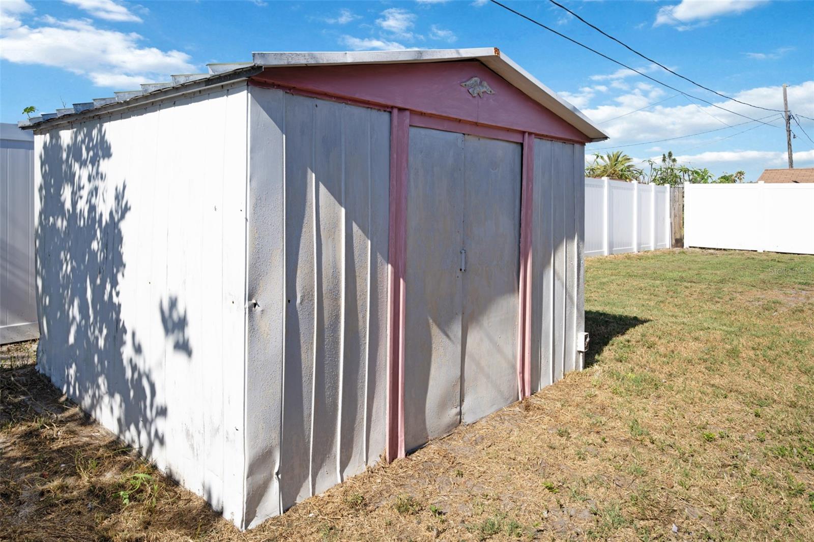 Image 15 of 17 For 3811 Cedarwood Drive