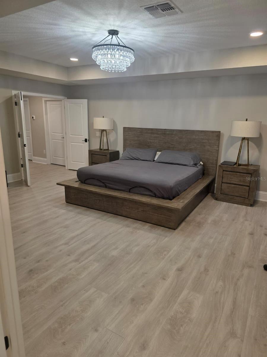 Image 6 of 37 For 7520 Greenheart Court