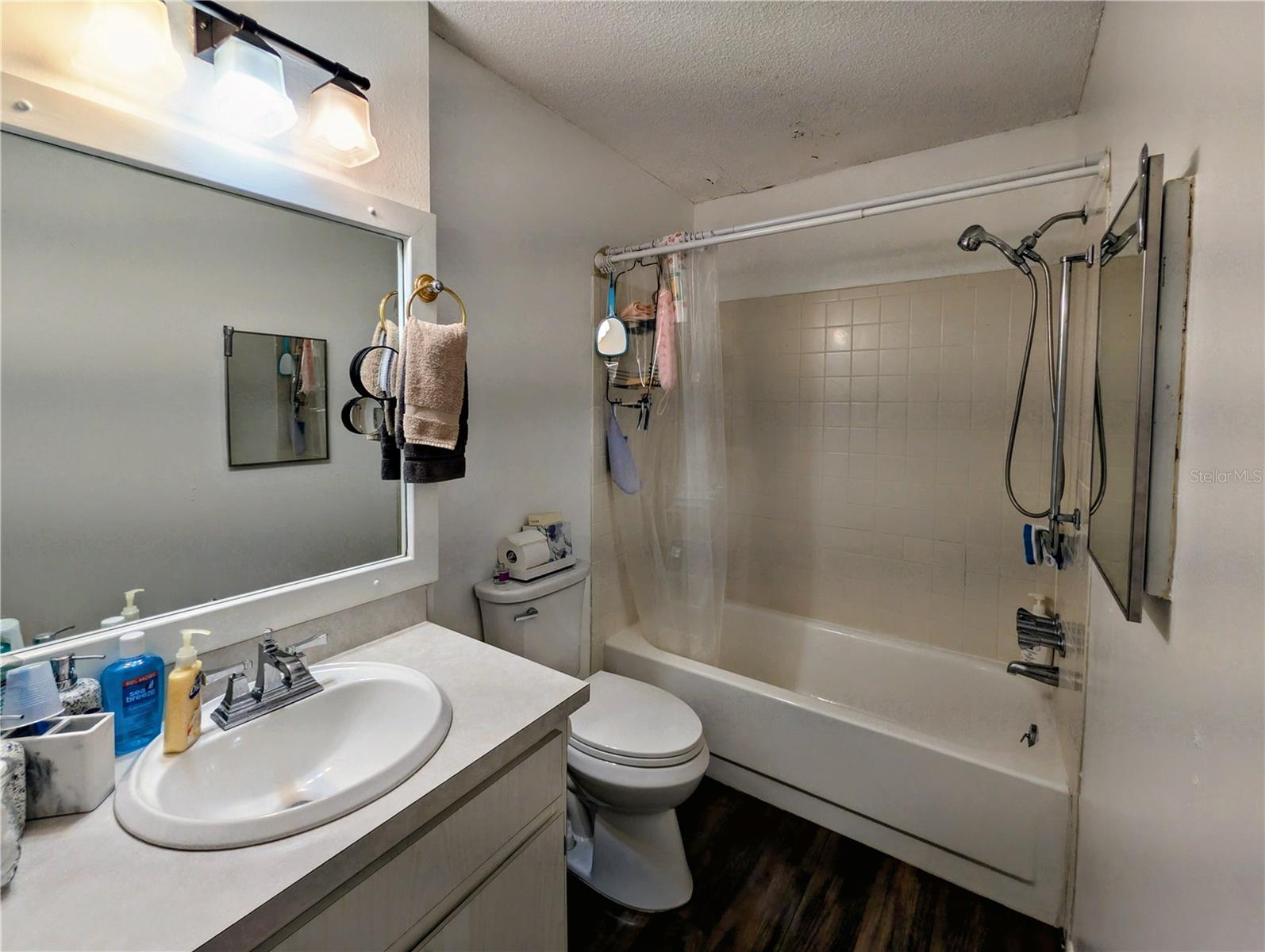 Image 5 of 8 For 4758 Lake Villa Drive