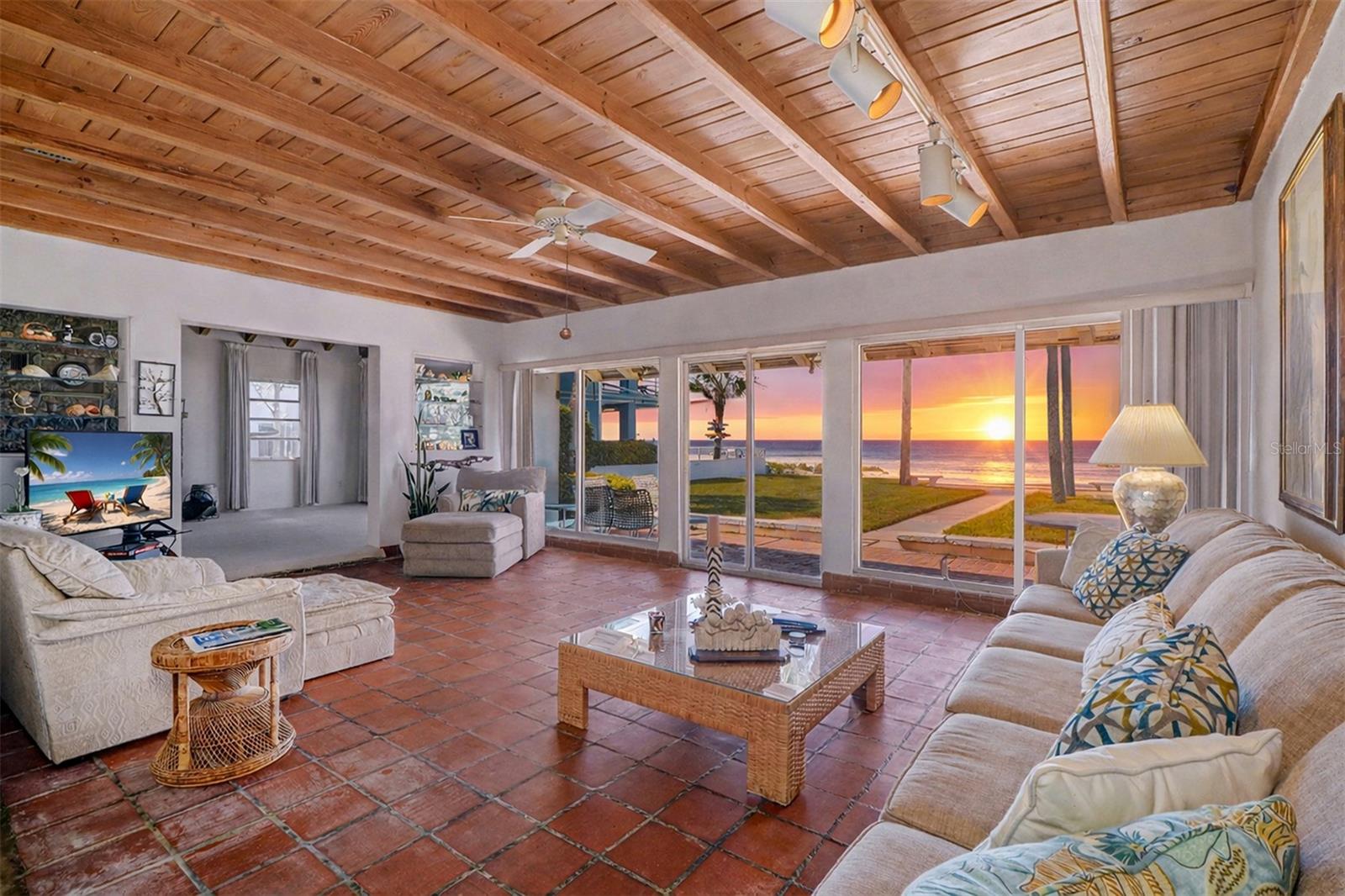 Image 11 of 13 For 18206 Sunset Boulevard