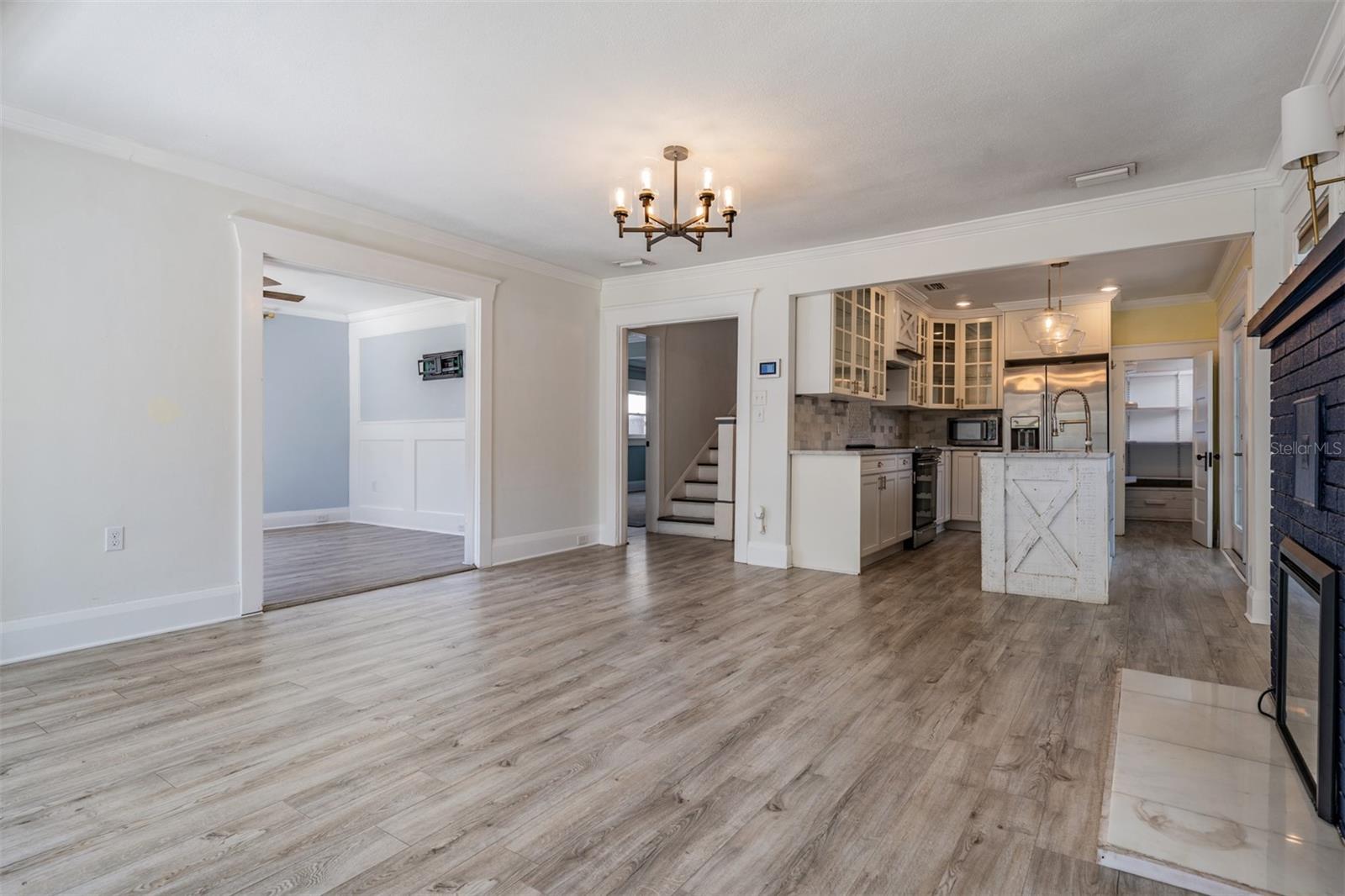 Image 13 of 56 For 4109 Seminole Avenue