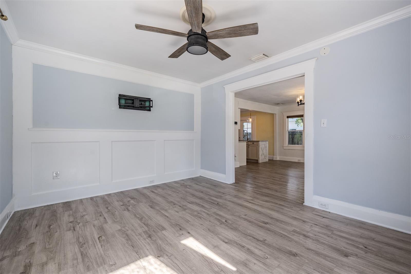 Image 26 of 56 For 4109 Seminole Avenue