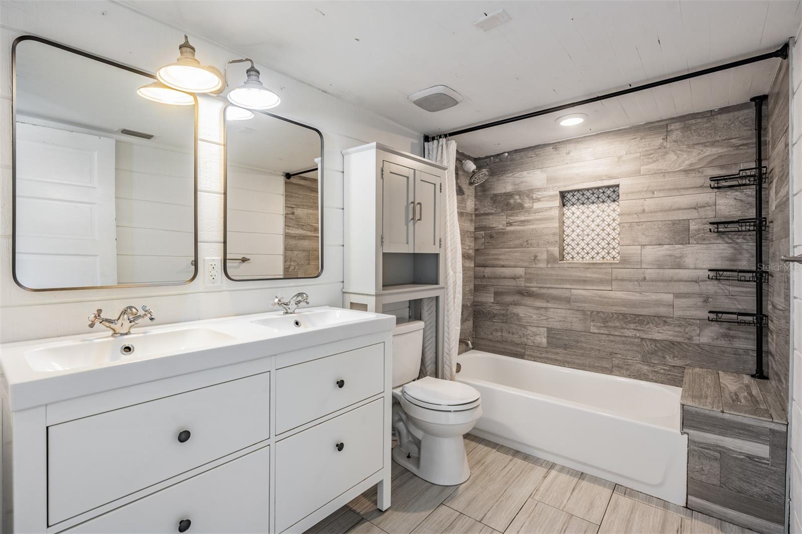 Image 30 of 56 For 4109 Seminole Avenue