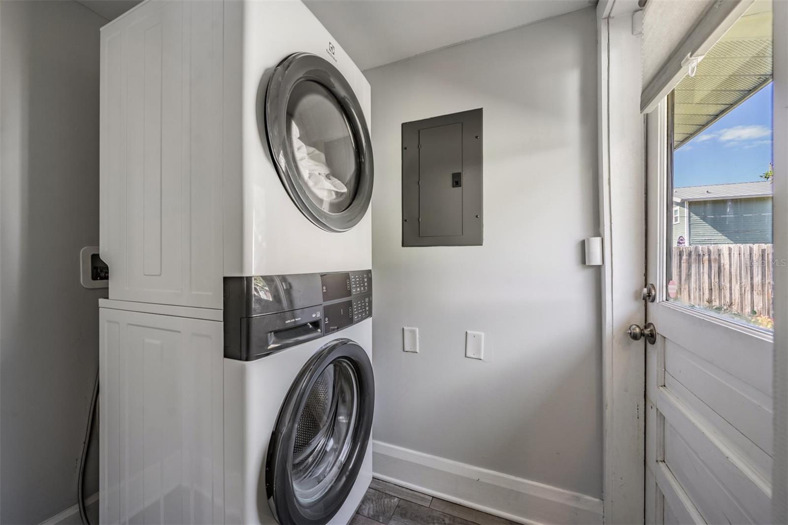 Image 43 of 56 For 4109 Seminole Avenue