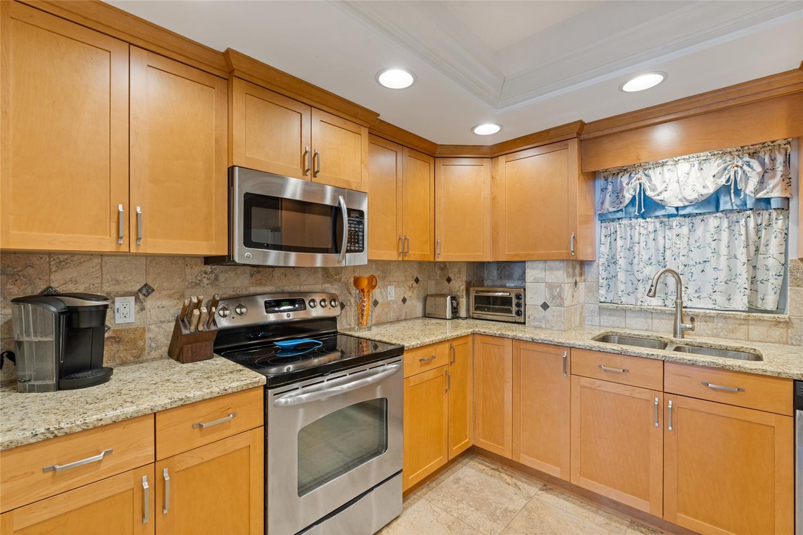 Image 15 of 31 For 4950 Gulf Boulevard 605