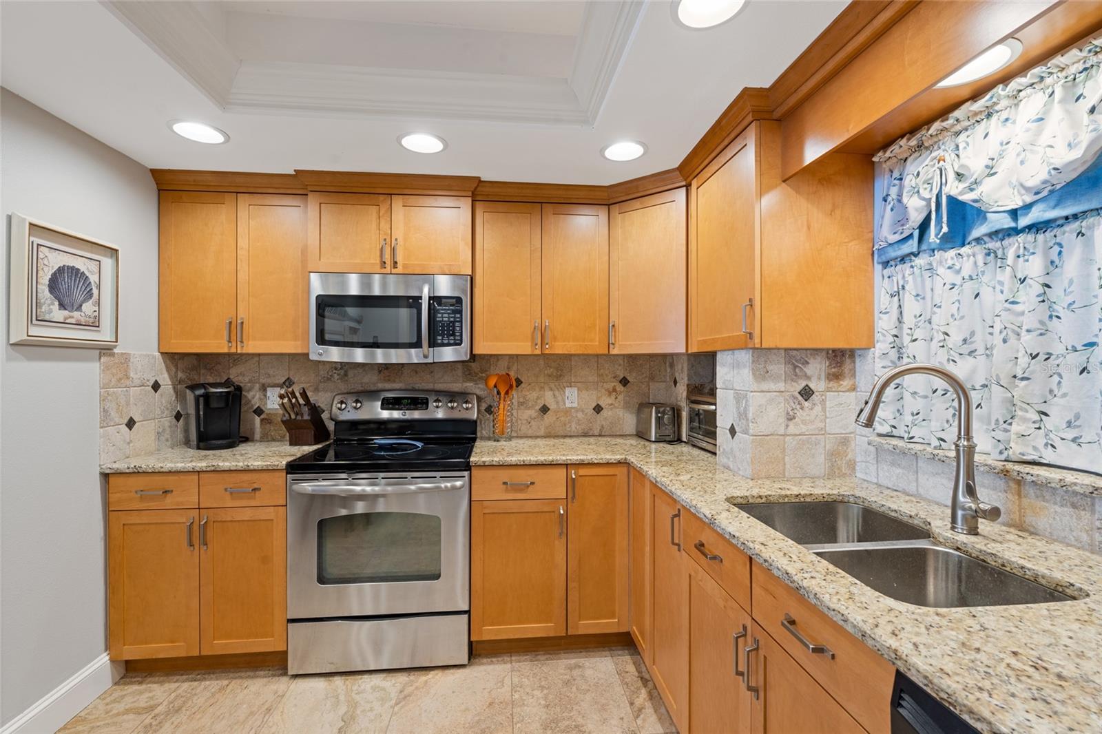 Image 17 of 31 For 4950 Gulf Boulevard 605