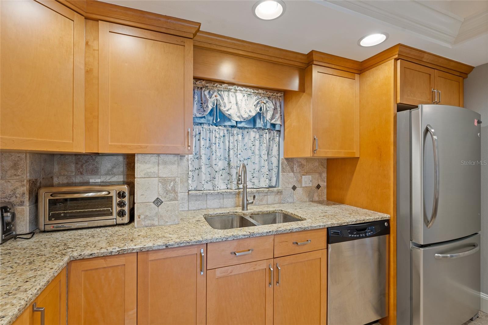 Image 19 of 31 For 4950 Gulf Boulevard 605