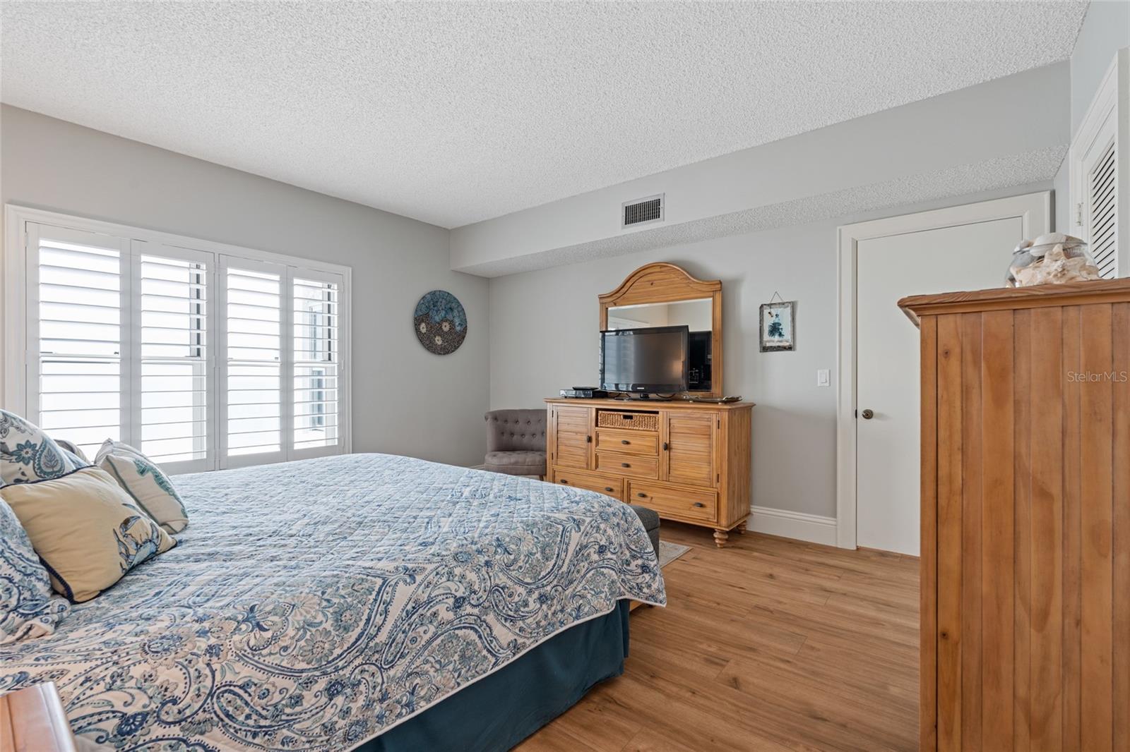 Image 24 of 31 For 4950 Gulf Boulevard 605