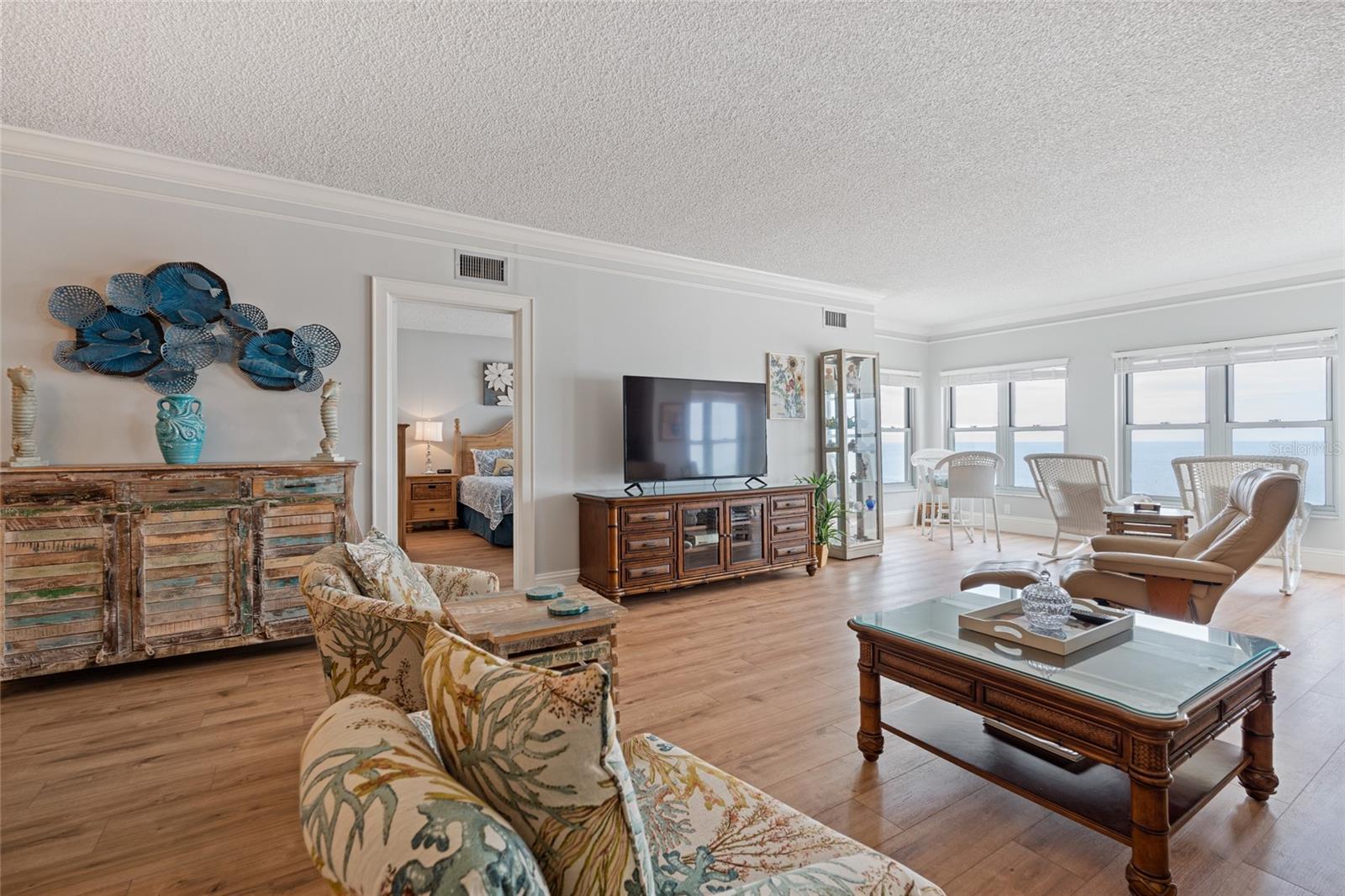 Image 5 of 31 For 4950 Gulf Boulevard 605