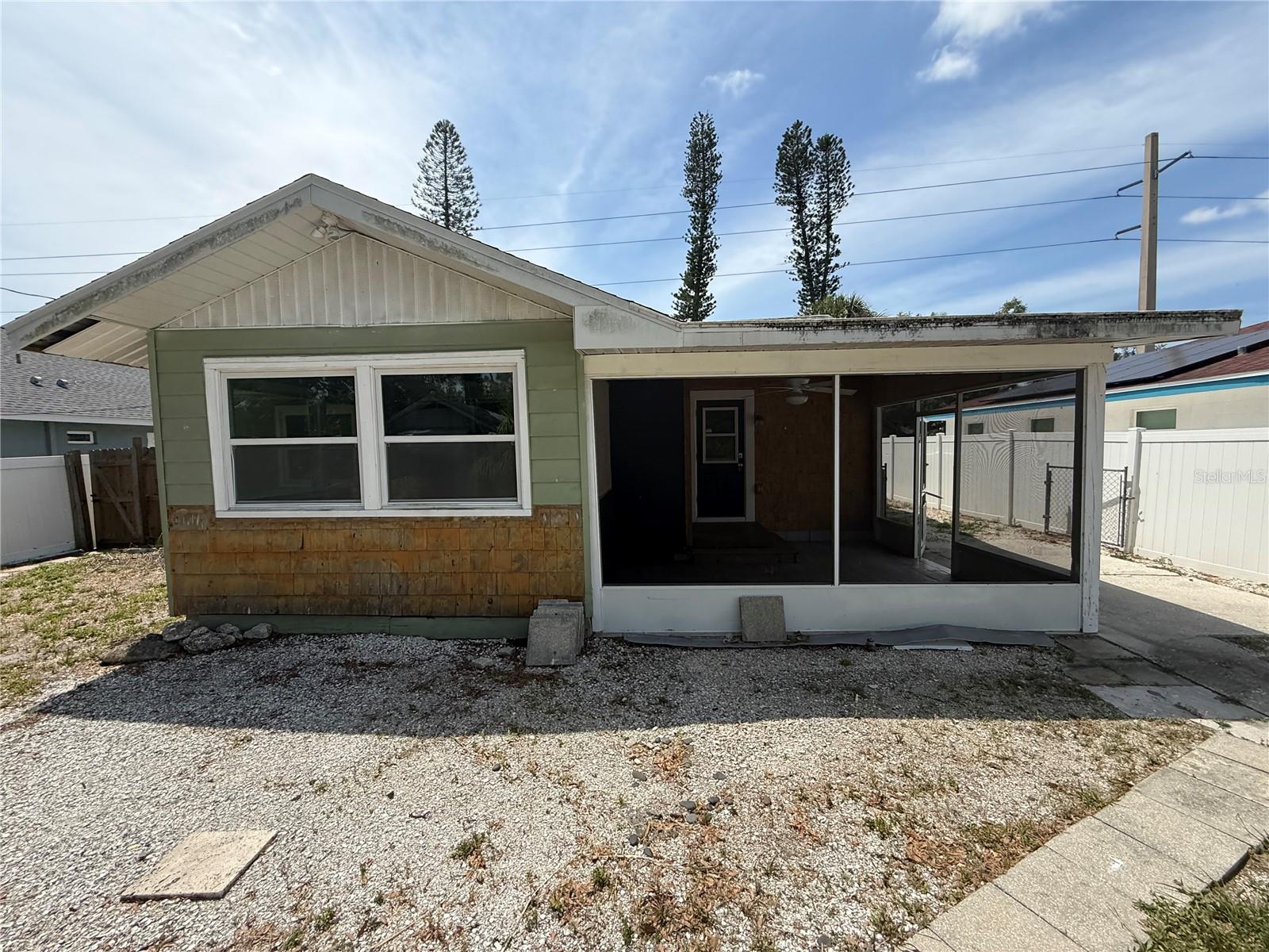Image 14 of 25 For 2722 9th Avenue W