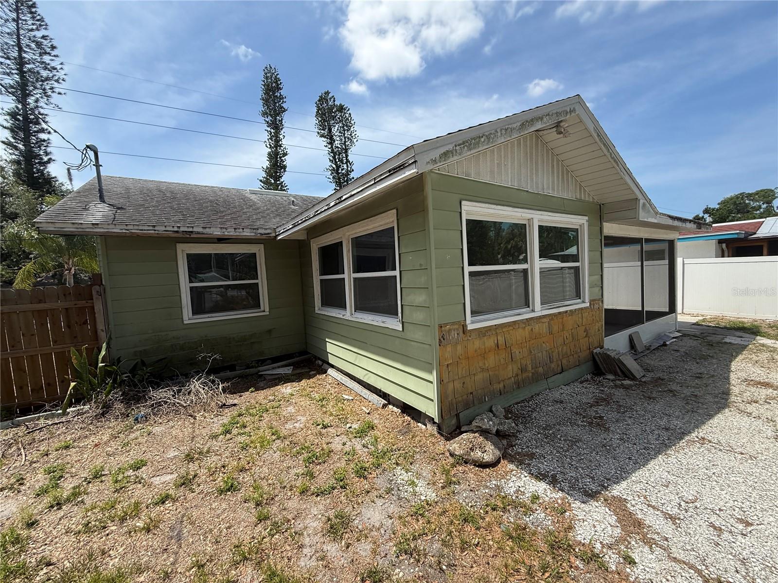 Image 15 of 25 For 2722 9th Avenue W