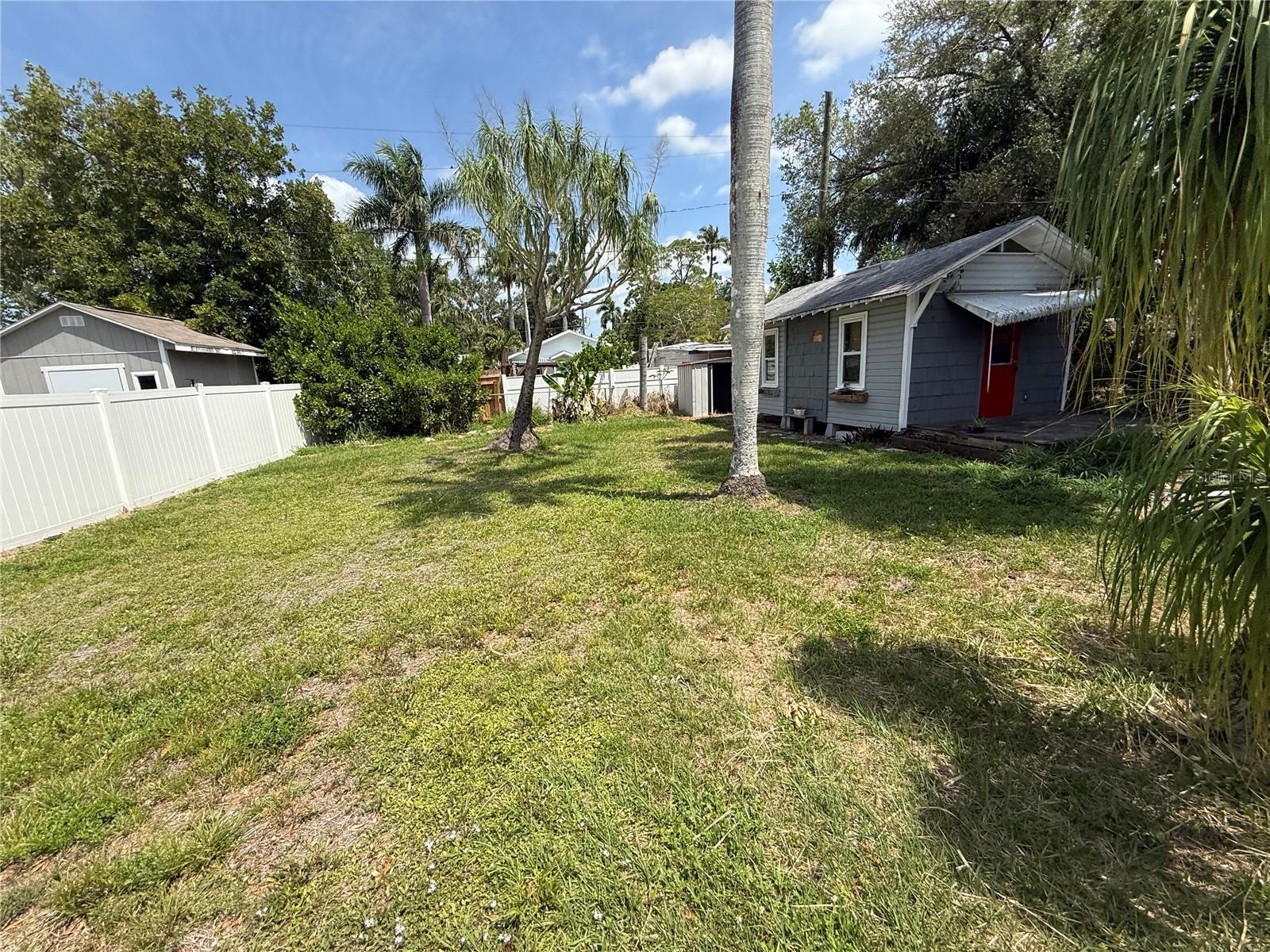 Image 17 of 25 For 2722 9th Avenue W