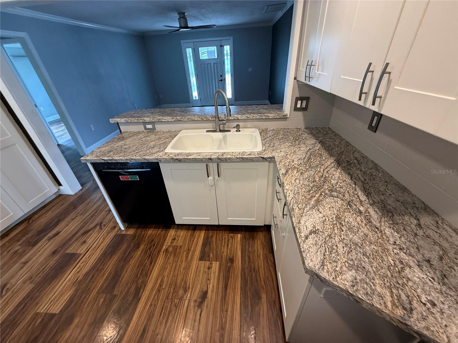 Image 5 of 25 For 2722 9th Avenue W