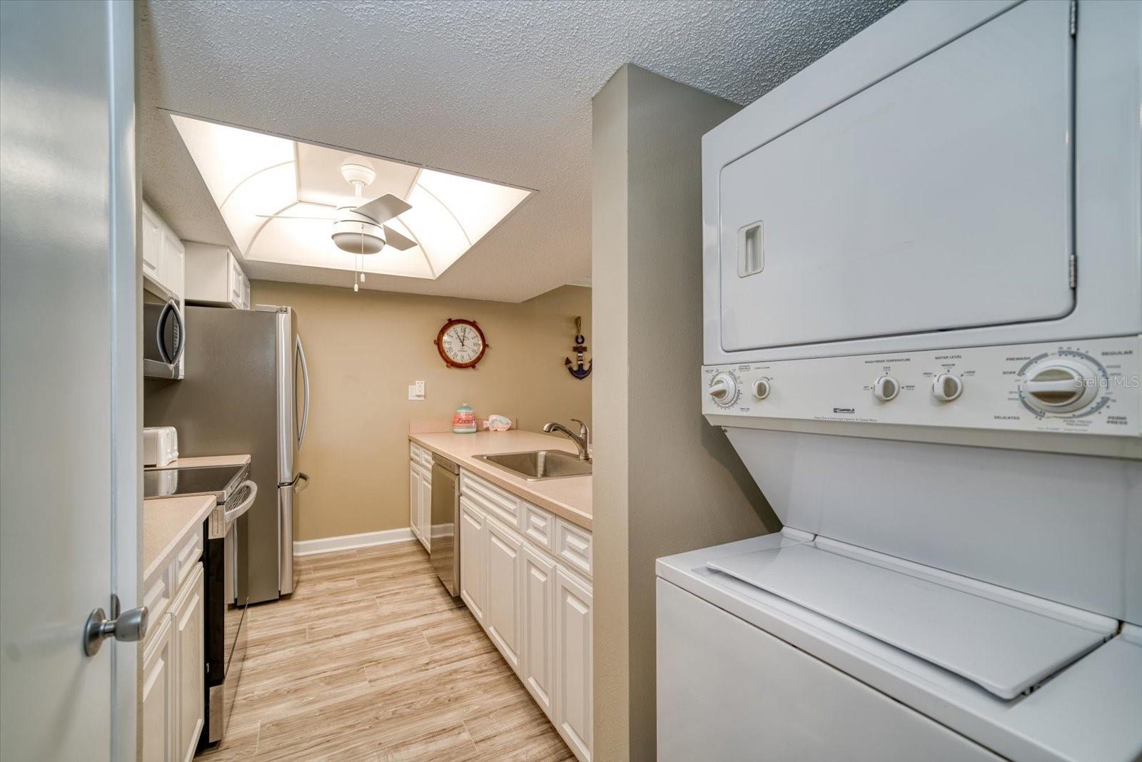 Image 10 of 37 For 450 Gulfview Boulevard 704