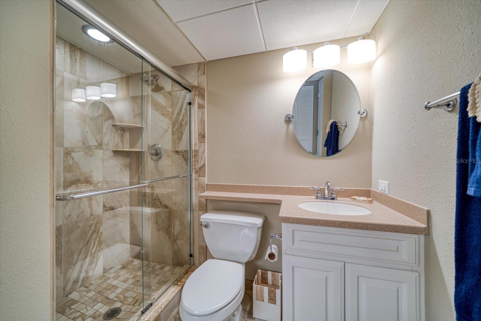 Image 15 of 37 For 450 Gulfview Boulevard 704