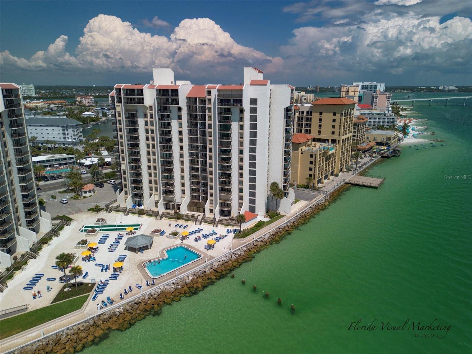 Image 19 of 37 For 450 Gulfview Boulevard 704