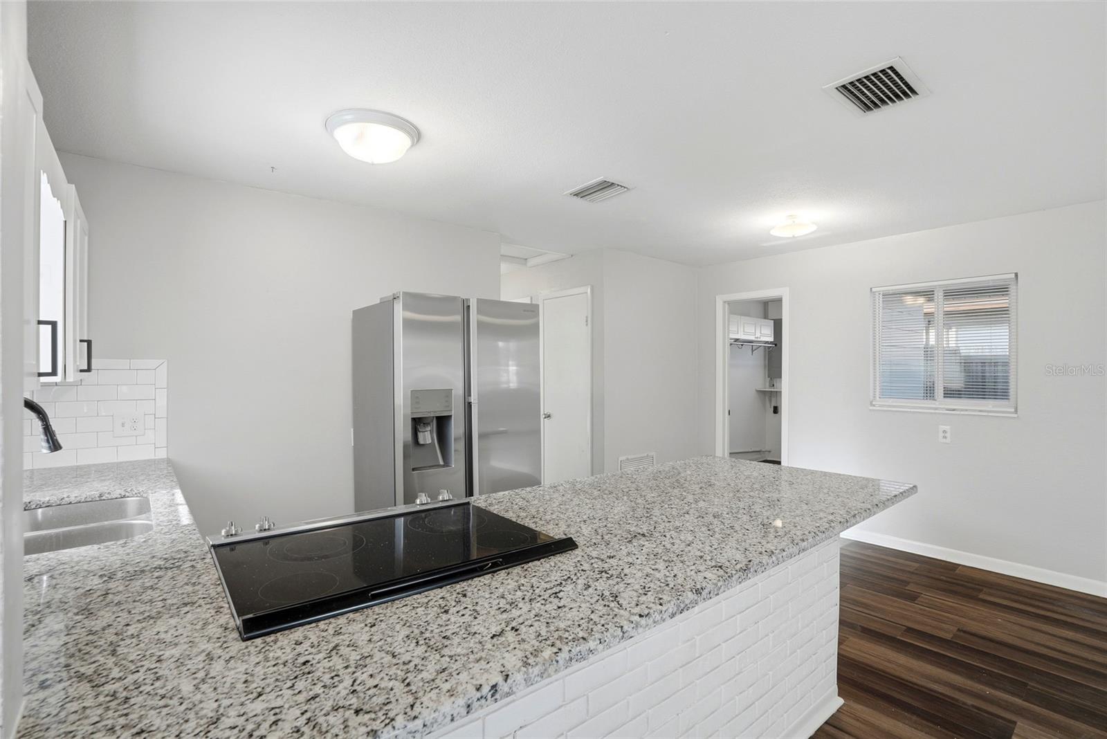 Image 12 of 34 For 5211 7th Avenue N