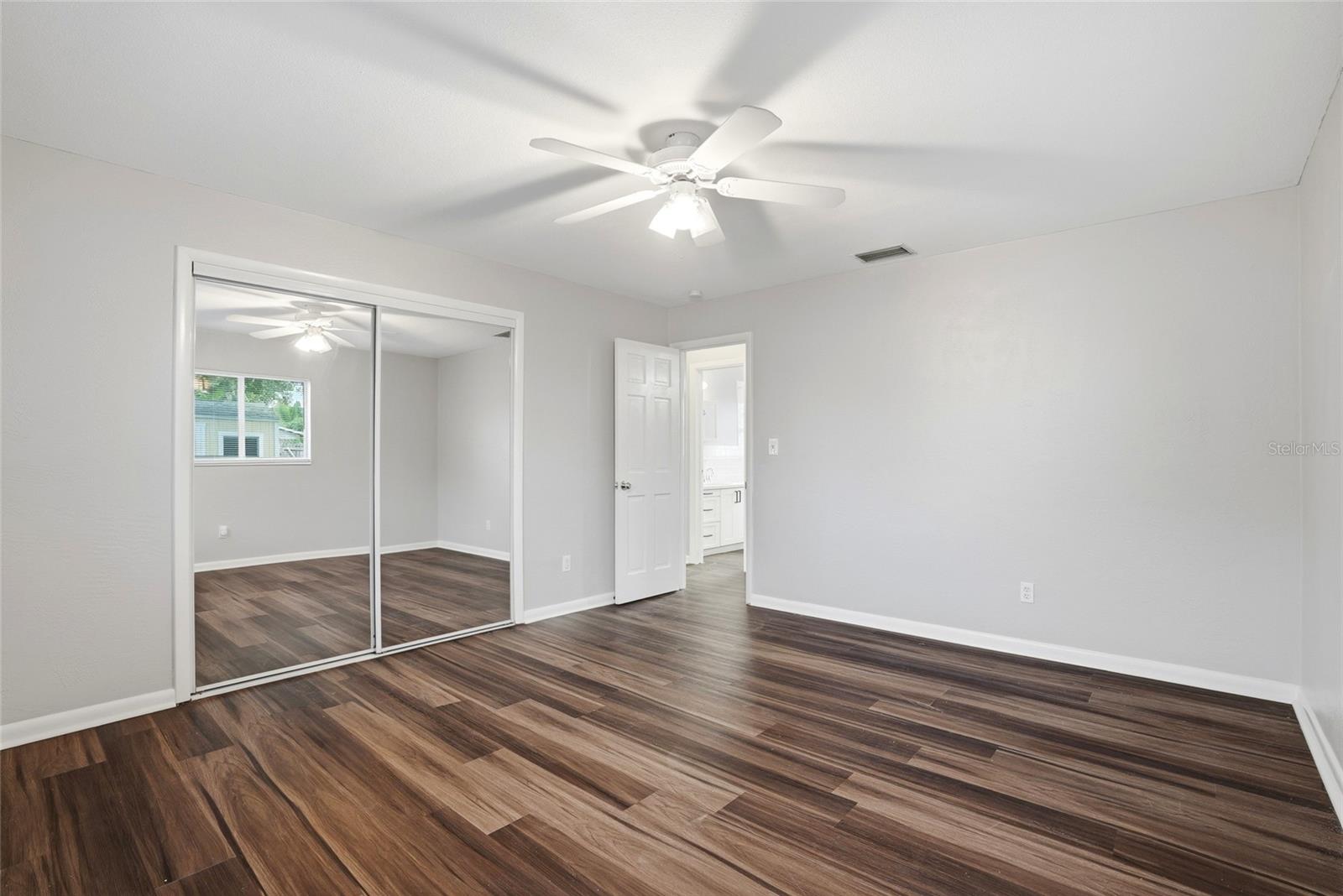 Image 21 of 34 For 5211 7th Avenue N