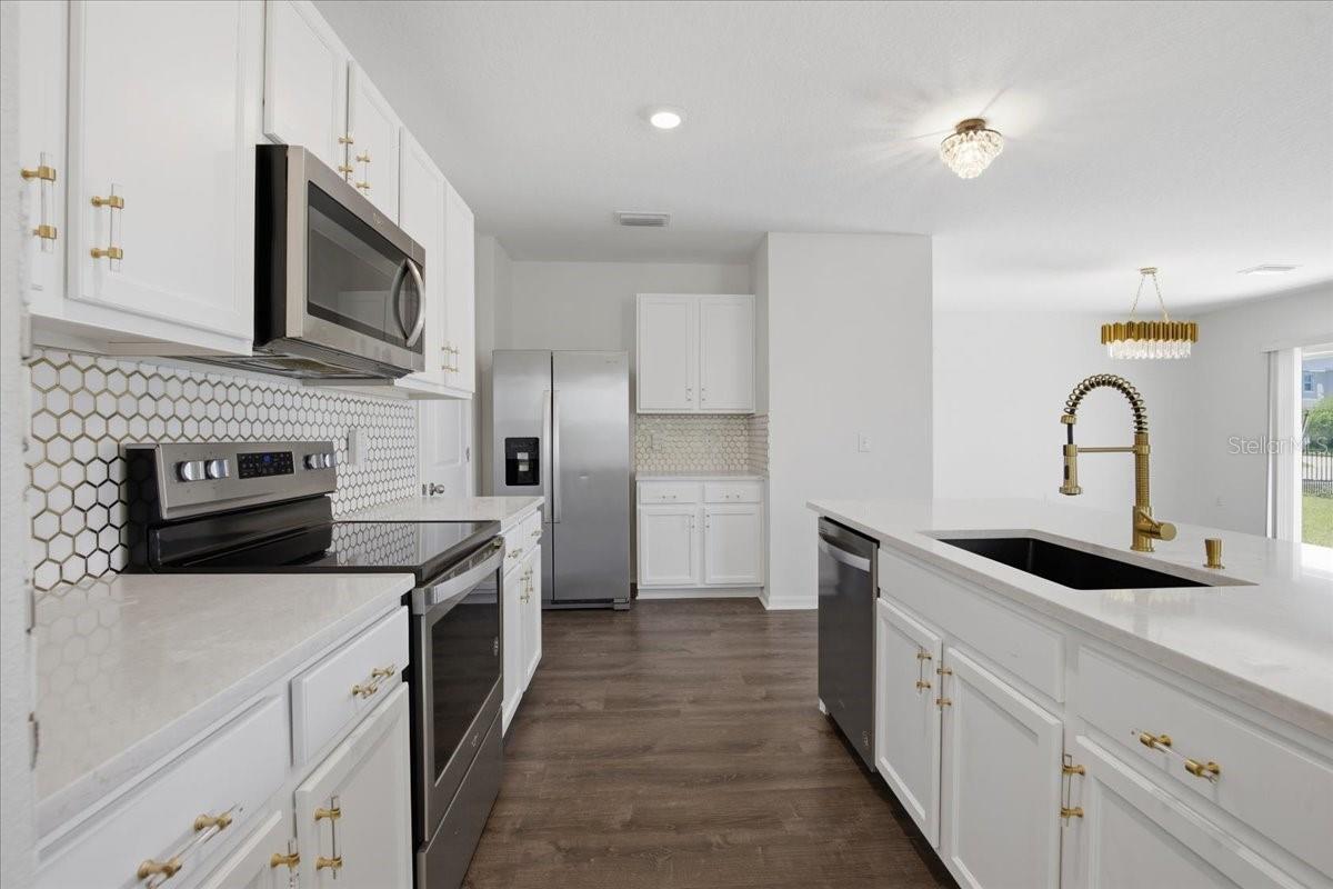 Image 14 of 51 For 3126 Suncoast Blend Drive