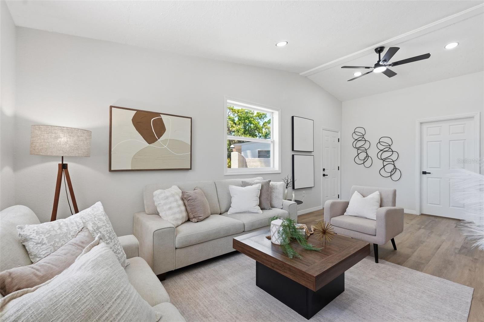 Image 4 of 28 For 1601 Stevensons Drive