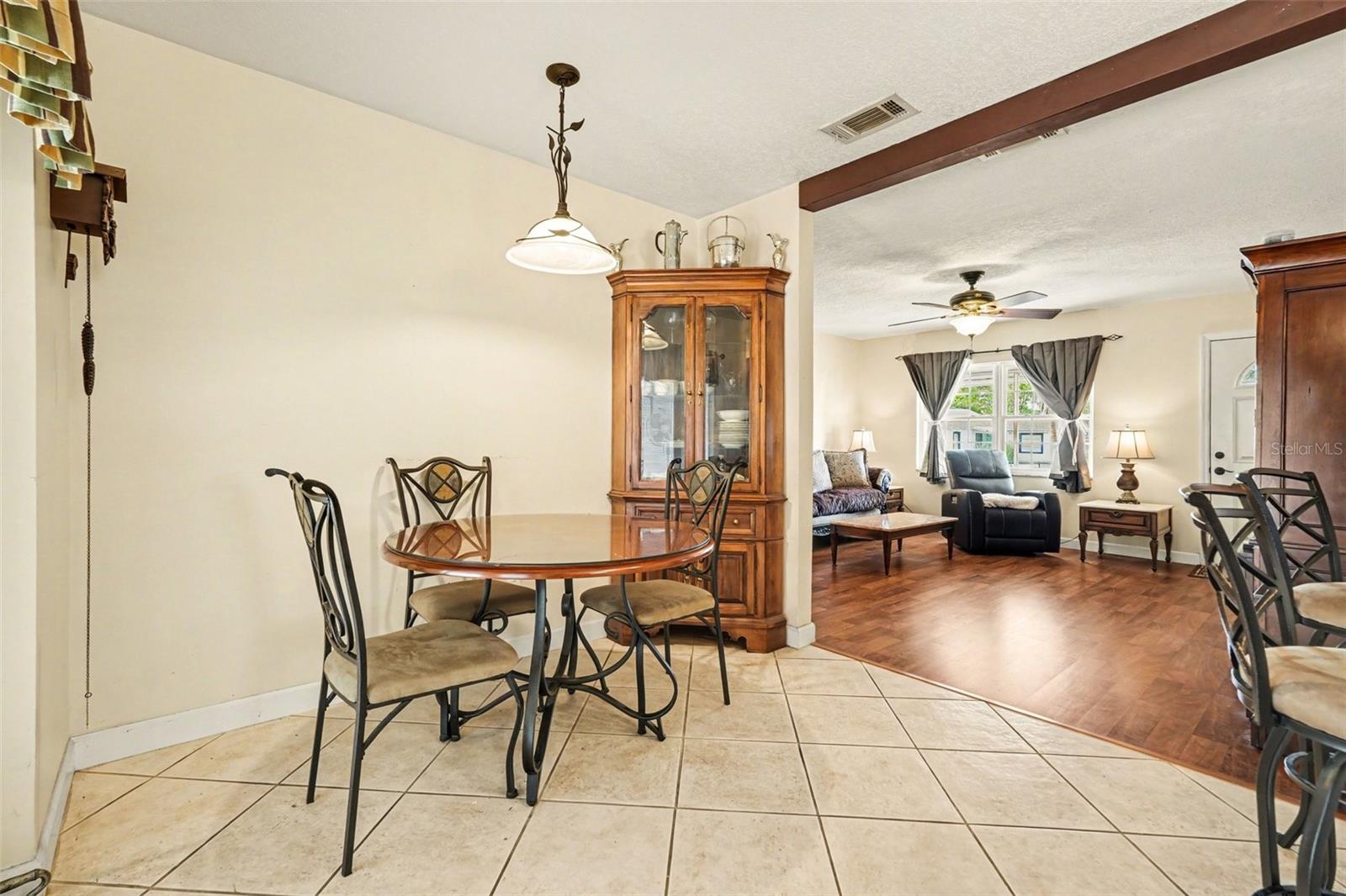 Image 10 of 39 For 7815 Woodlynne Avenue