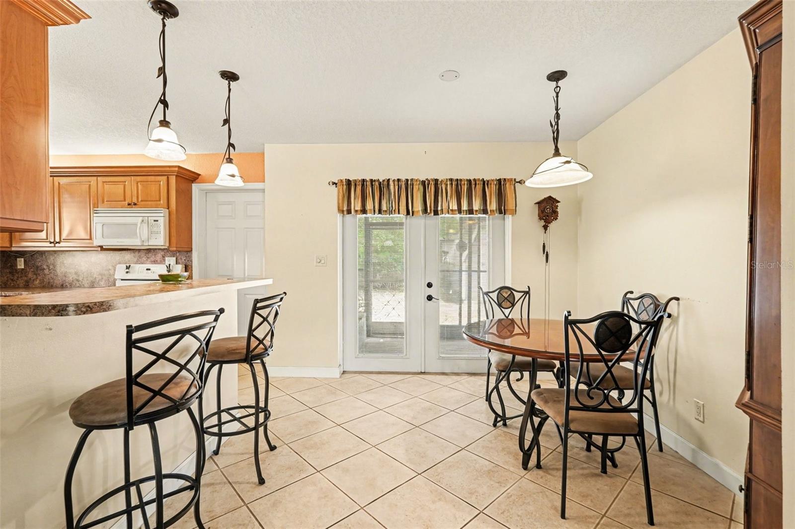 Image 11 of 39 For 7815 Woodlynne Avenue