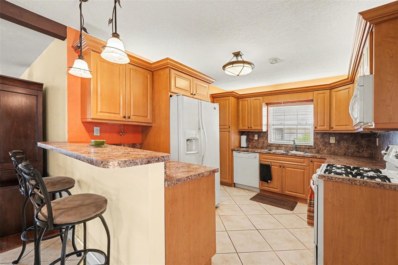 Image 12 of 39 For 7815 Woodlynne Avenue